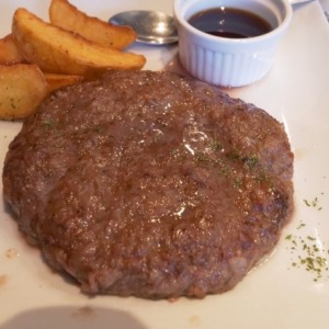 大阪北新地の熟成和牛ハンバーグステーキは、お店イチオシ★★★納得のランチでした