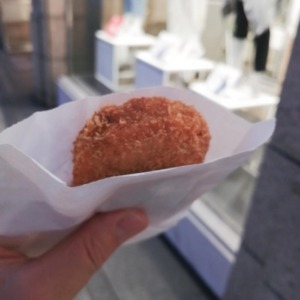 神戸三宮に行ったら森谷商店のコロッケは外せない
