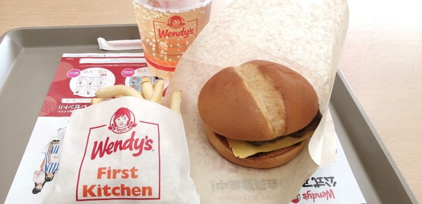 Wendy’s First Kitchen | ハッピータイムセットは600円！ダブルスタックを食べてみた