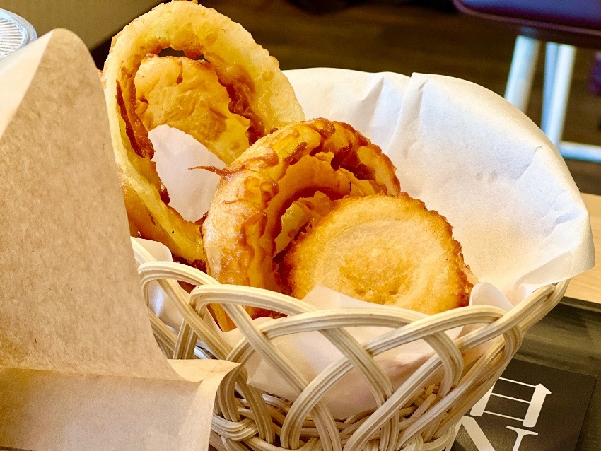 【鷹取駅前】淡路島バーガー　オニオンリングAセット