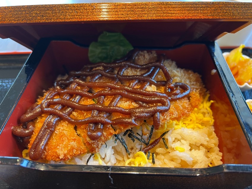 ブランチ神戸学園都市で喰らう【神戸みそかつ重】旨い！！＠MARUTANI