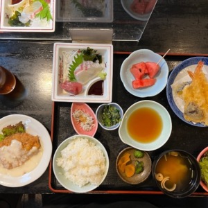 【お得】神戸市　板宿駅近く　多彩すぎるお昼の定食
