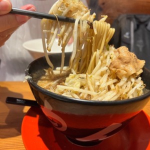 がっつりラーメンを堪能！神戸ちぇりー亭　大蔵谷店