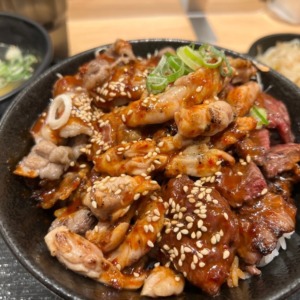 コスパ良すぎの劇場丼！　神戸市長田区　新長田