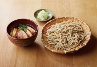石臼挽き二八そばそばしき中日ビル