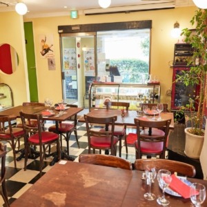 Bistrot Cafe de Paris ビストロカフェ・ド・パリ