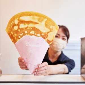 クレープをアイスるんです【クレープ　夜アイス　夜パフェ専門店】JR須磨店