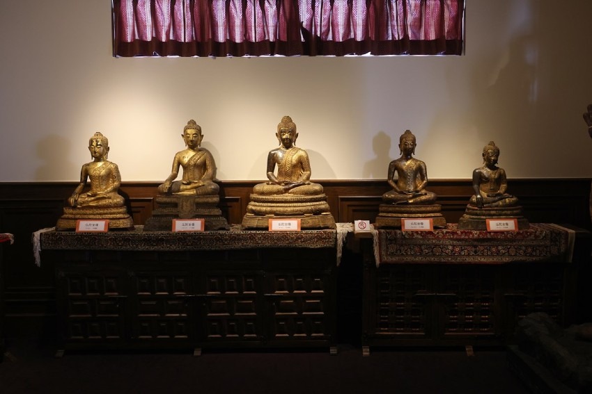 山手八番館