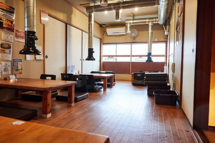 炭火七輪 十壱屋(焼肉ホルモン)